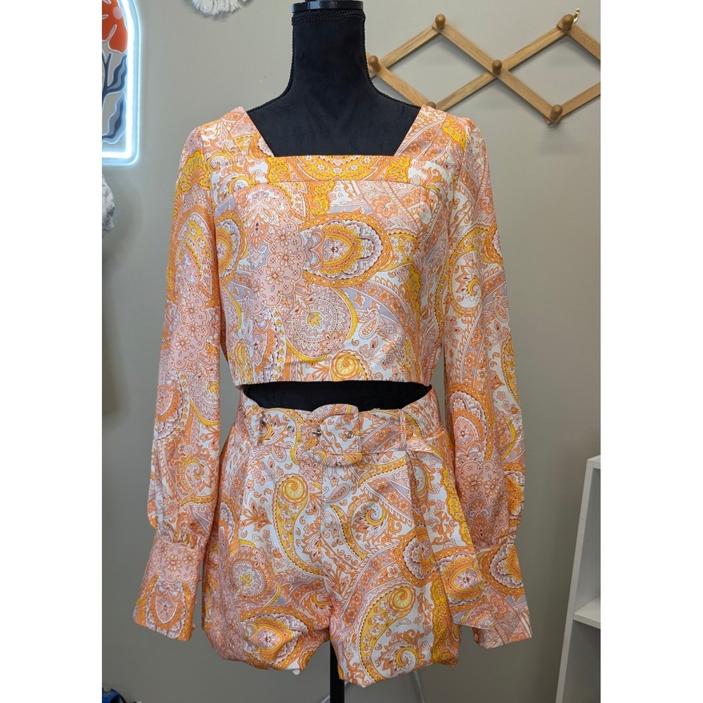 Mulla Orange Paisley Two Piece Set Crop Top and Belted Shorts size L‎ NWT
